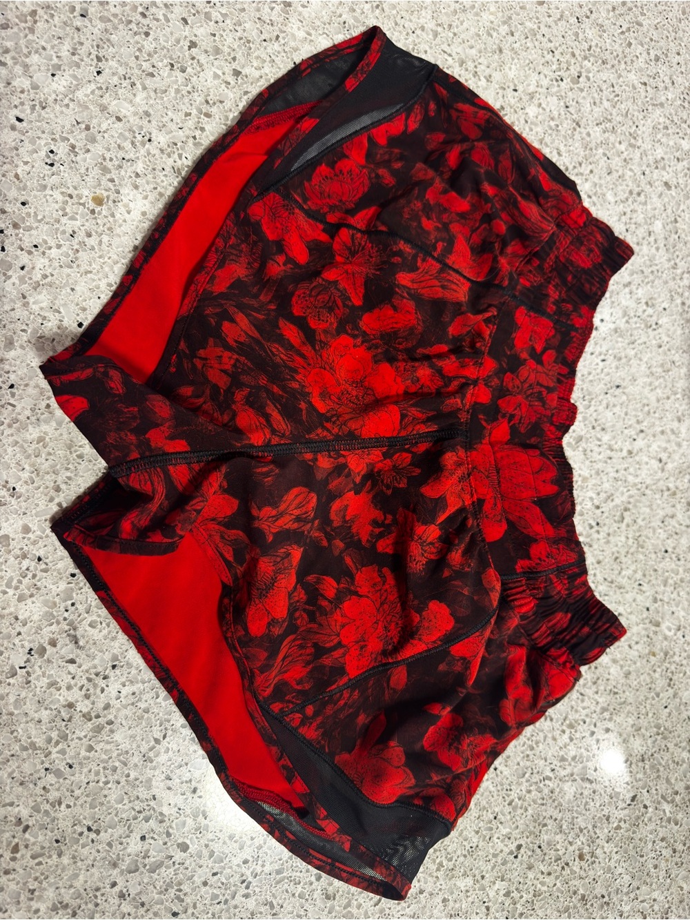 Women's Red and black Floral LULULEMON 2.5” shorts size 6 reg